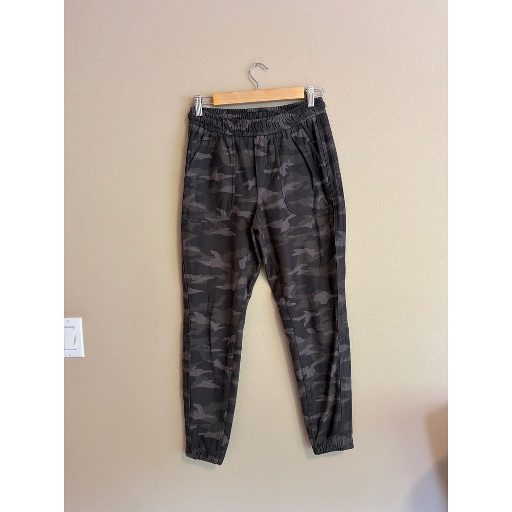 Athleta Camo Farallon Jogger Pants Gray Charcoal Camouflage Size 2